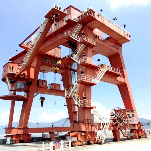 DOUBLE GIRDER GANTRY CRANE